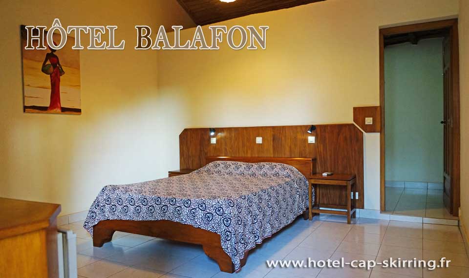 l'hôtel  dispose de 20 chambres et suite climatisée avec accès à la piscine au coeur du village de cap skirring