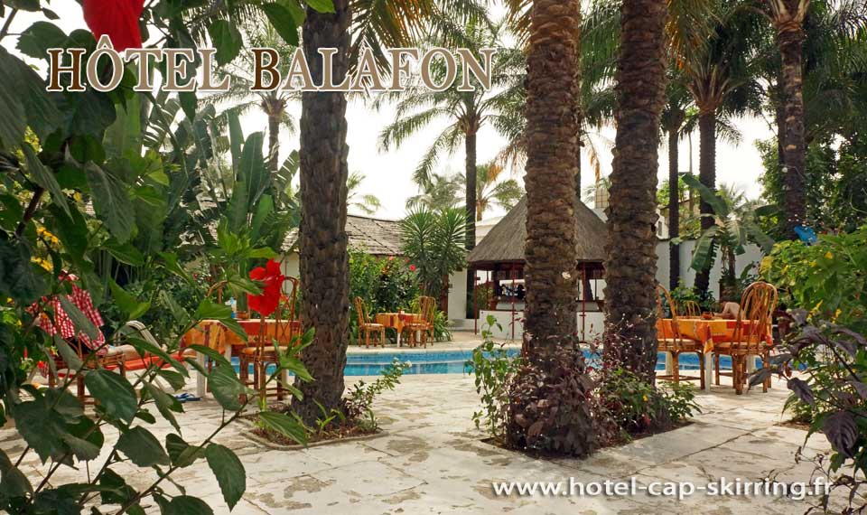 l'hôtel balafon est ouvert en saison du mois d'octobre au mois de juin le soir vous pouvez venir boire l'apéro au bar